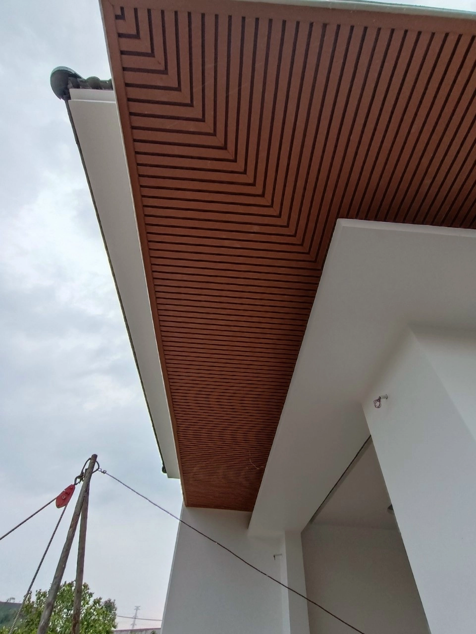 TRẦN NHỰA LAM SÓNG NGOÀI TRỜI