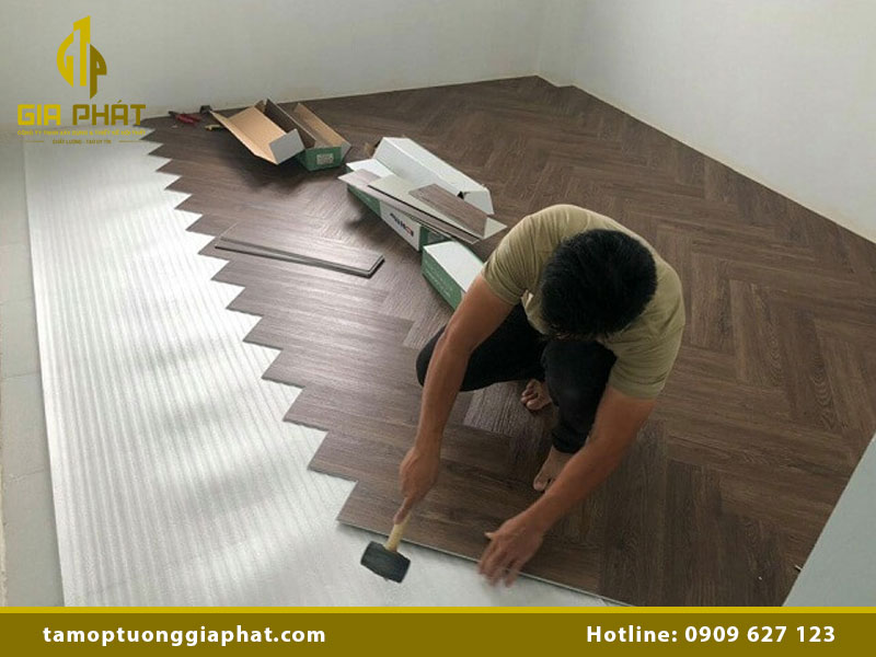 Giá sàn nhựa giả gỗ hèm khóa bao nhiêu?