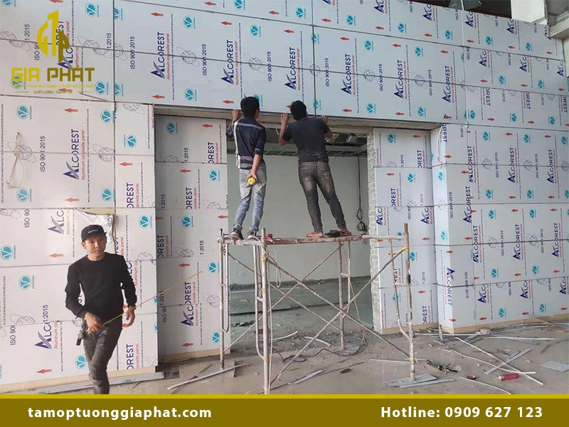 Giá thi công Alu ốp tường bao nhiêu? Cập nhật 2025