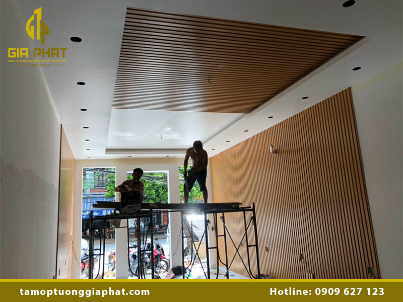 Giá thi công lam sóng ốp tường bao nhiêu?