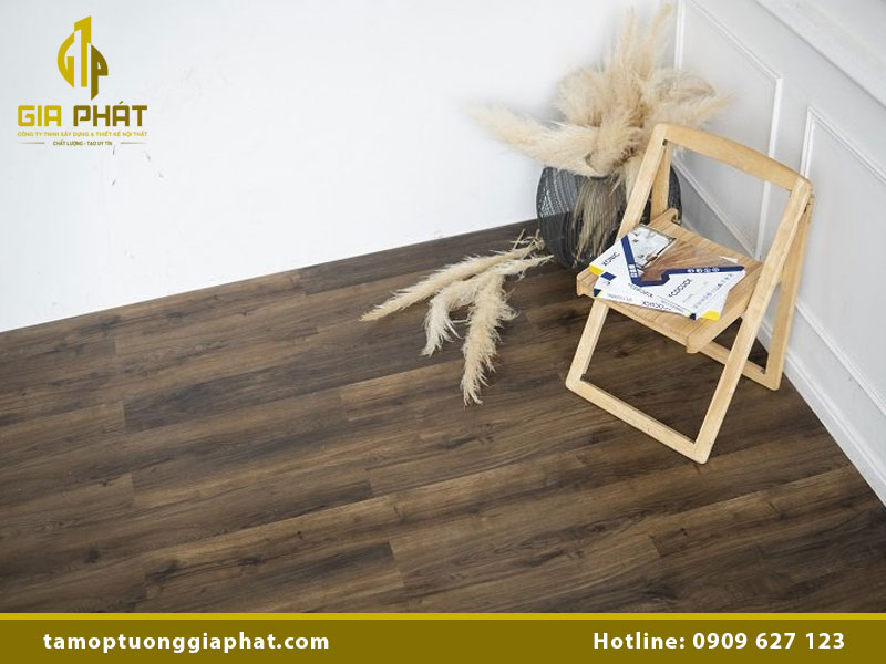 Nên lát gạch hay sàn nhựa giả gỗ?