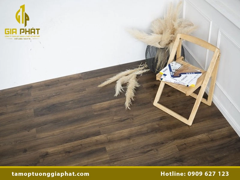 Nên lát gạch hay sàn nhựa giả gỗ?