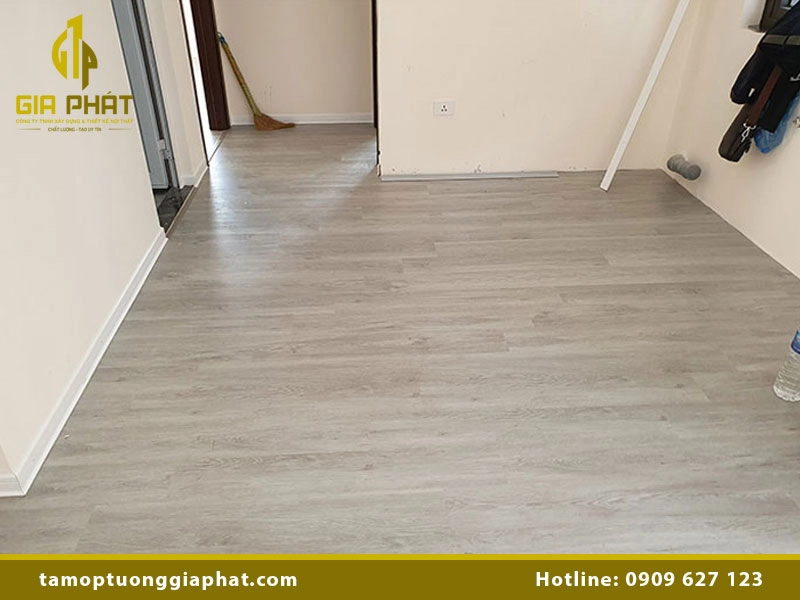 Sàn nhựa giả gỗ trong nhà chất lượng cao