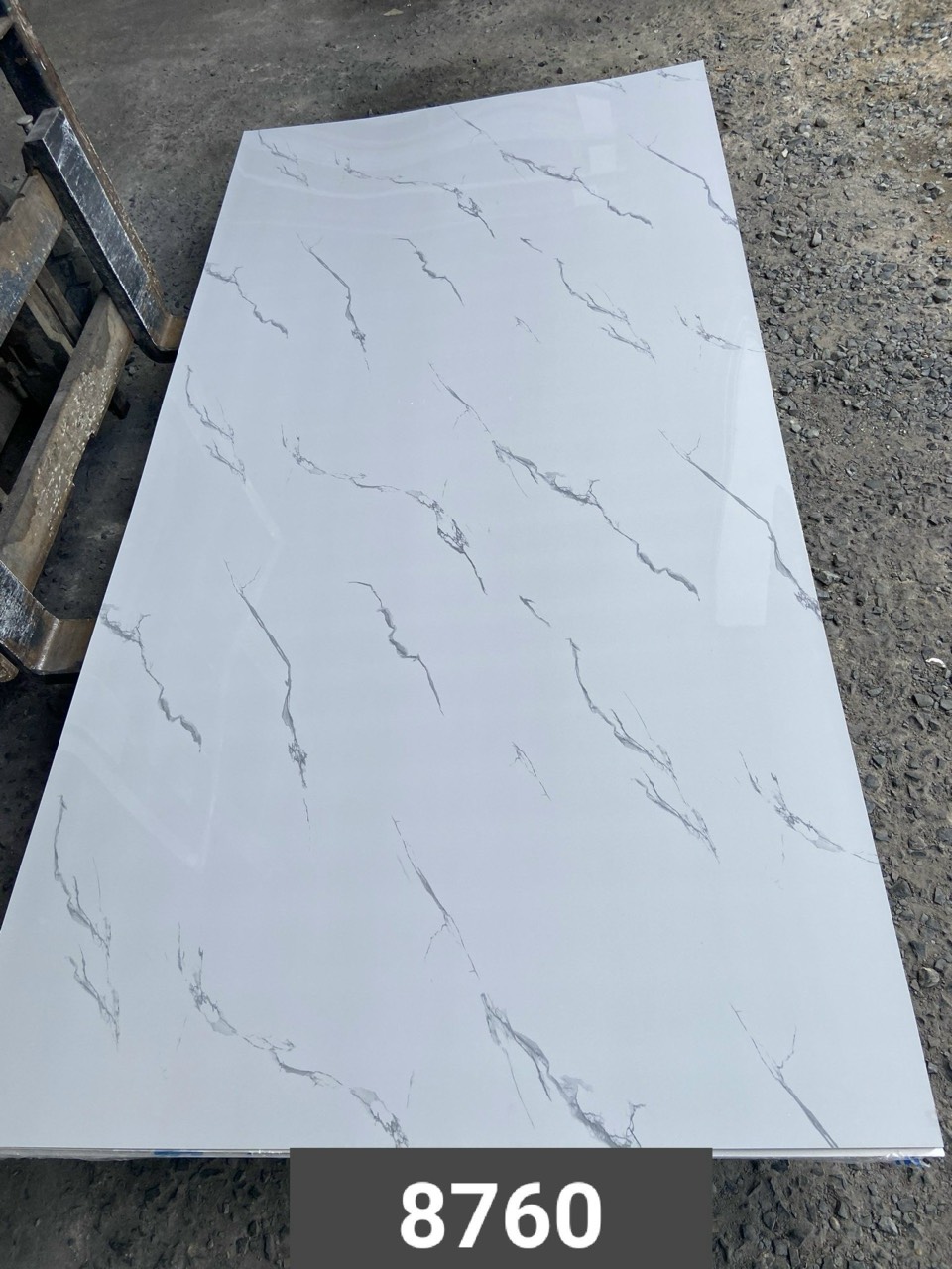 TẤM ỐP TƯỜNG VÂN ĐÁ MÃ 8760