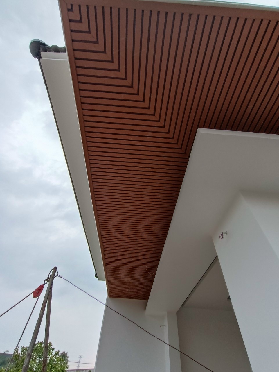 TRẦN NHỰA LAM SÓNG NGOÀI TRỜI