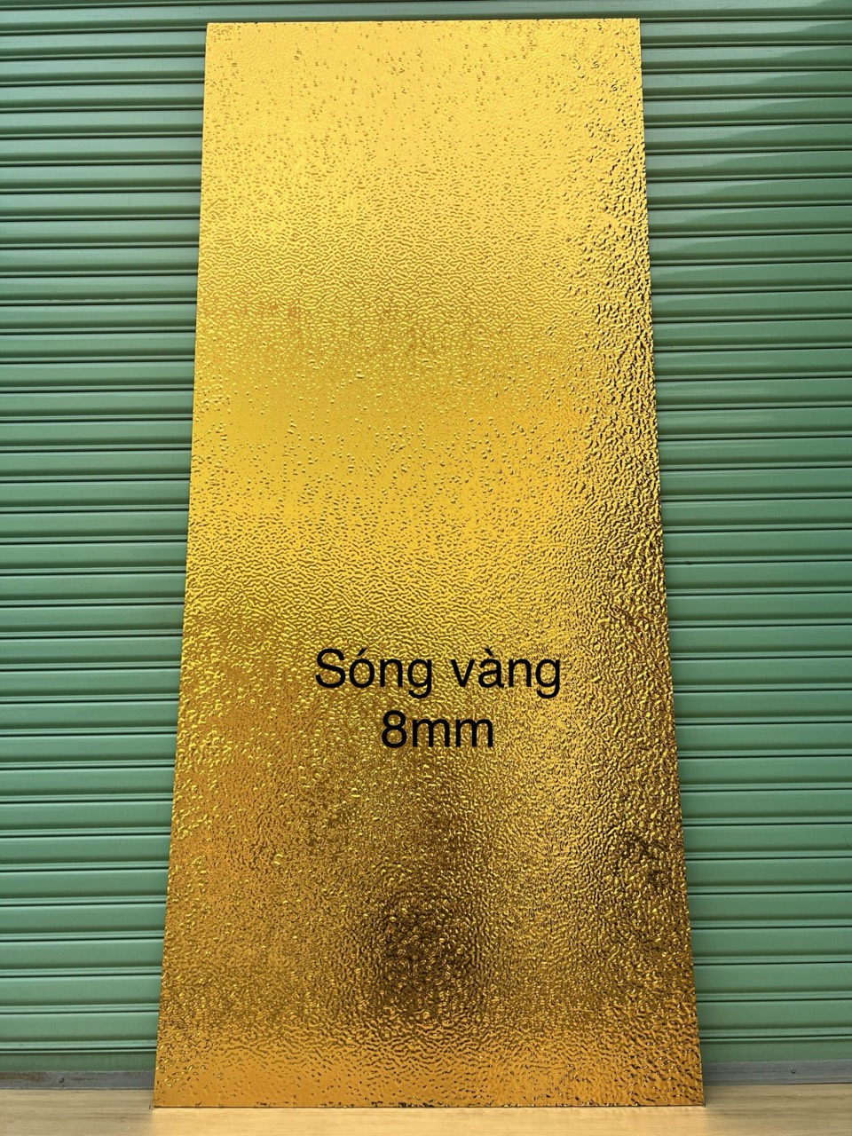 TẤM ỐP TƯỜNG THAN TRE MÀU SÓNG VÀNG
