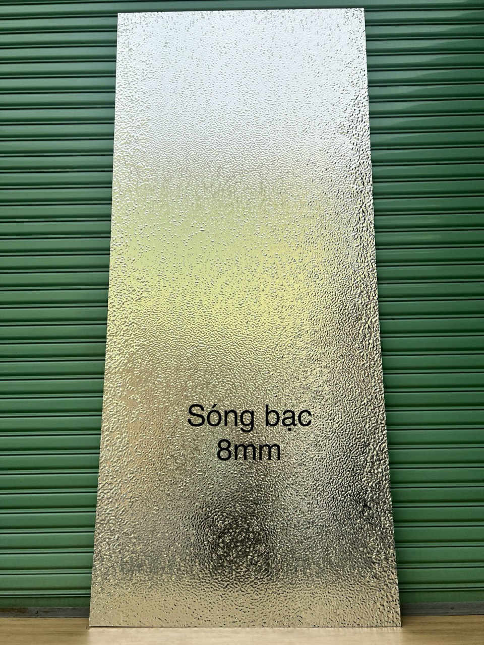 TẤM ỐP TƯỜNG THAN TRE MÀU SÓNG BẠC