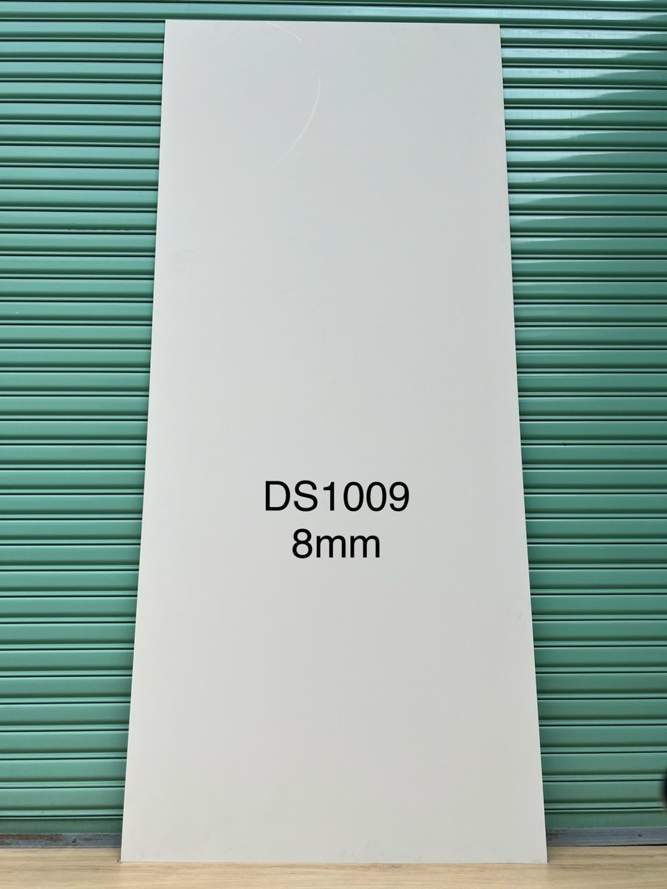 TẤM ỐP TƯỜNG THAN TRE MÀU ĐƠN SẮC 1009